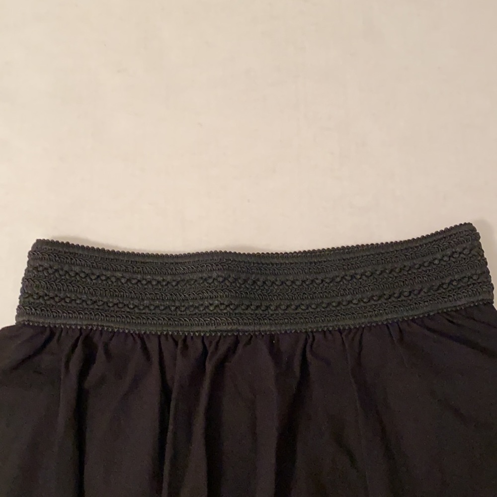 H&M black tiered ruffled skirt - Picture 2 of 8